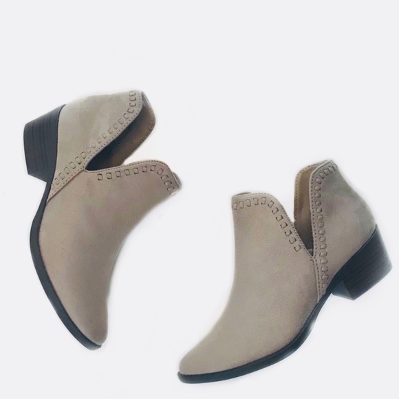 NWOB SODA cut out ankle boots - Picture 2 of 5